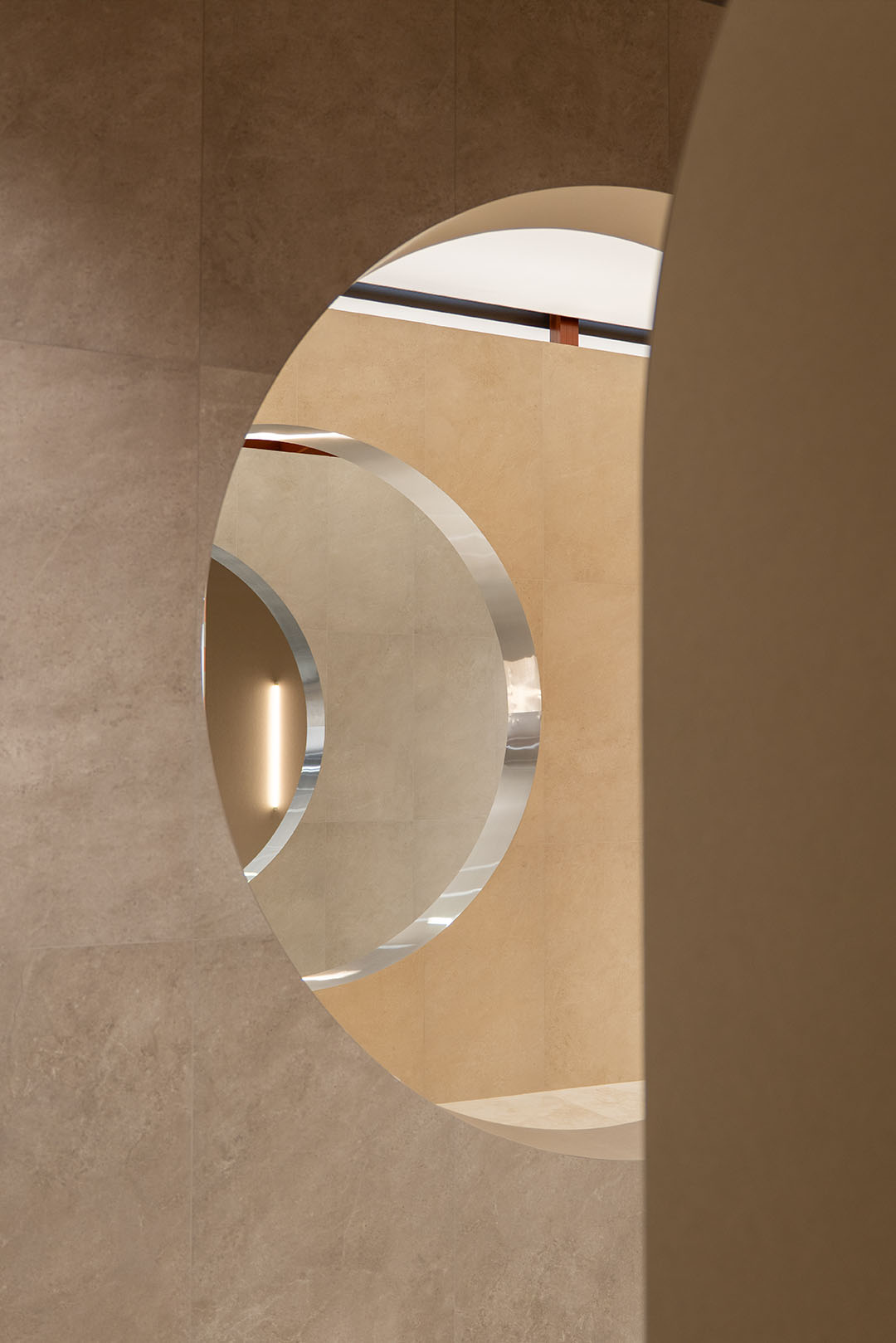 Lampade di design Genuit per Sintesti a Cersaie 2025