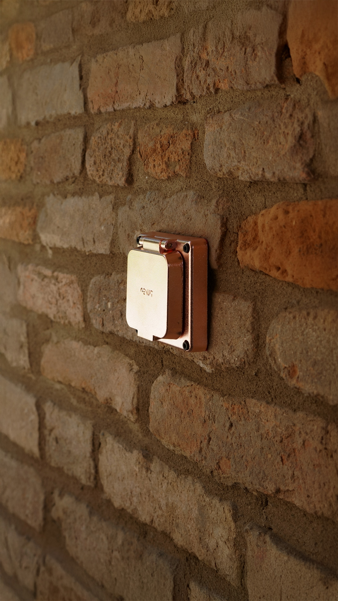 placca interruttori da esterno con coperchio